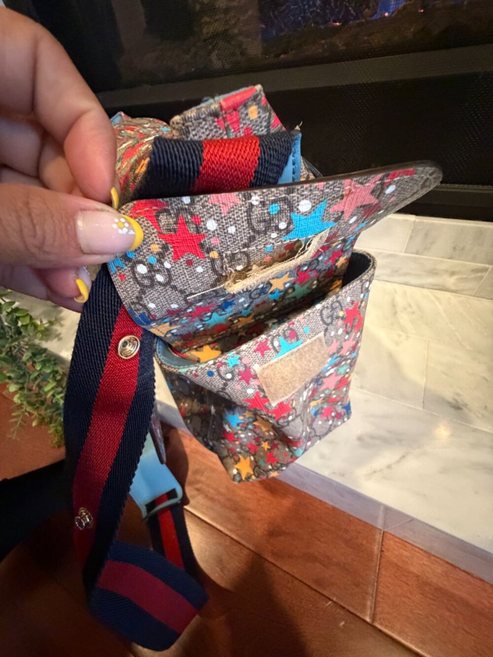 Gucci GG Supreme Star Print Diaper Bag / Messenger Bag - Picture 11 of 12